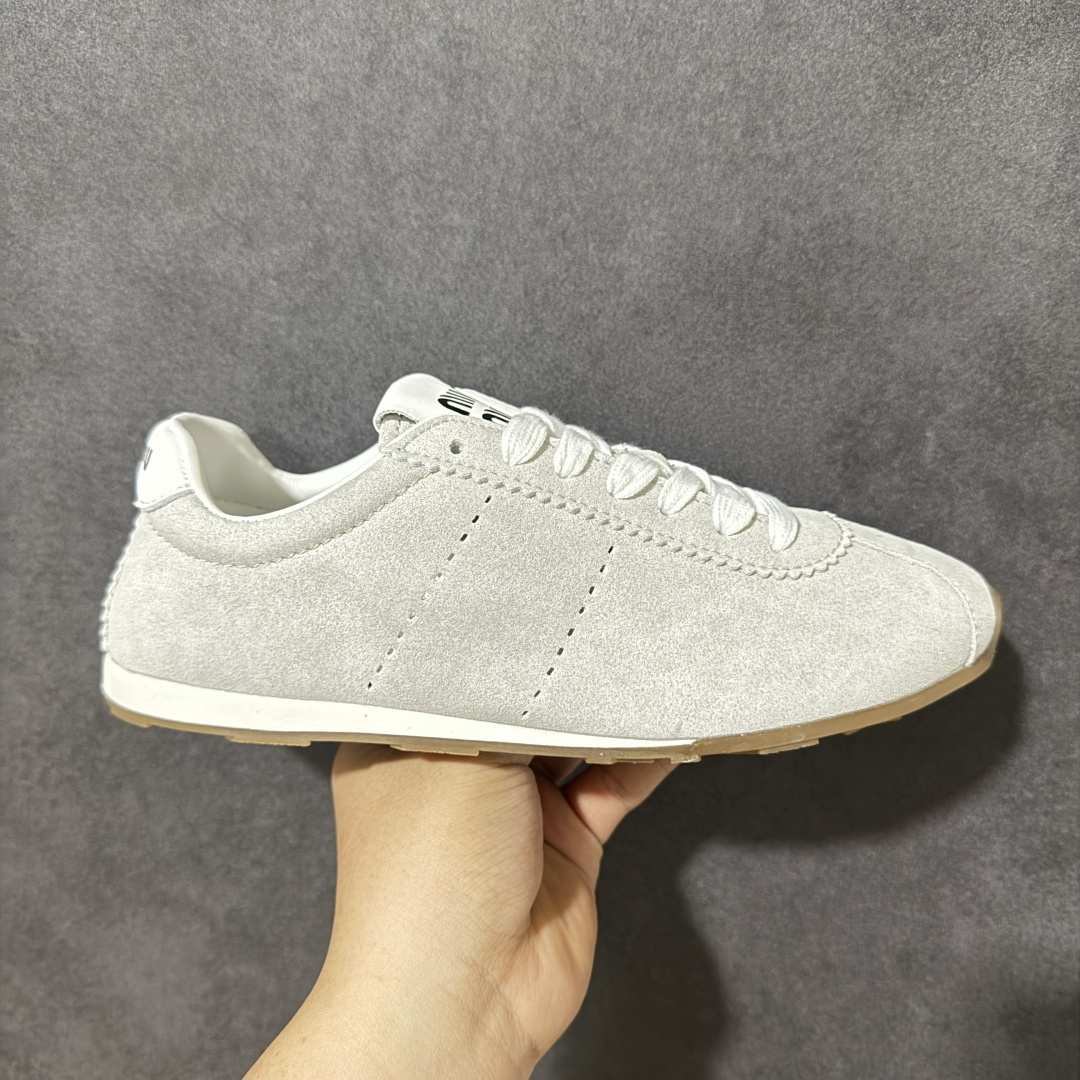 MiuMiu Plume 缪缪平底系带薄底低帮生活休闲德训鞋货号：5E165E尺码：36 36.5 37