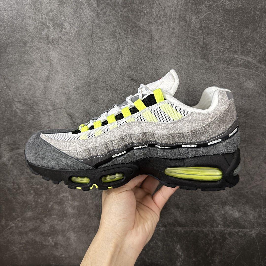 UNDEFEATED x Nike Air Max 95 OG Big Bubble 灰绿色气垫跑鞋货号