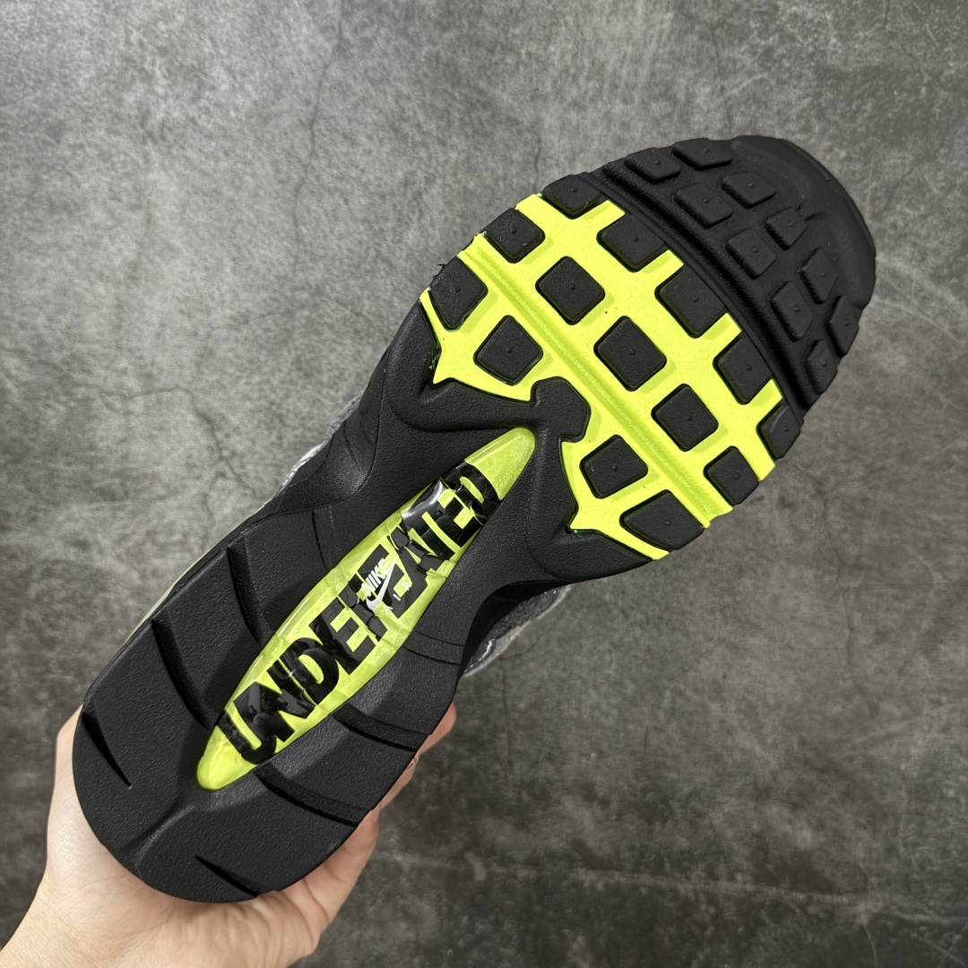 UNDEFEATED x Nike Air Max 95 OG Big Bubble 灰绿色气垫跑鞋货号