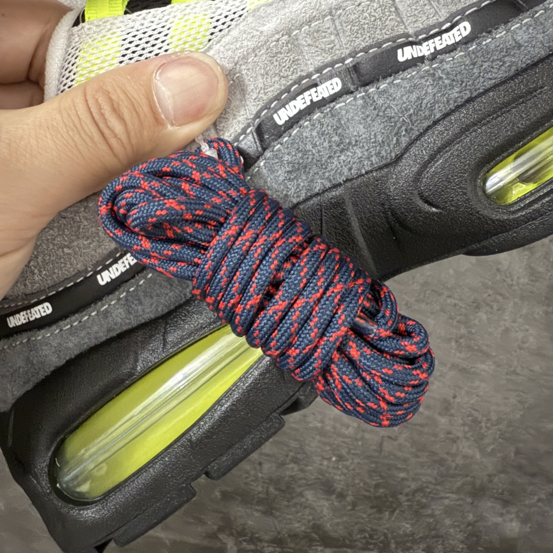 UNDEFEATED x Nike Air Max 95 OG Big Bubble 灰绿色气垫跑鞋货号