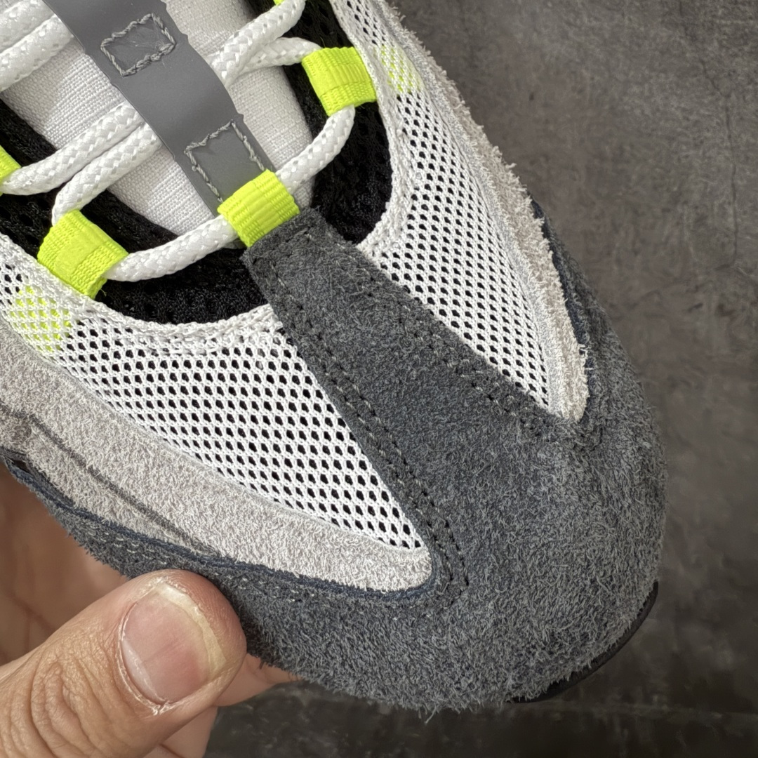 UNDEFEATED x Nike Air Max 95 OG Big Bubble 灰绿色气垫跑鞋货号