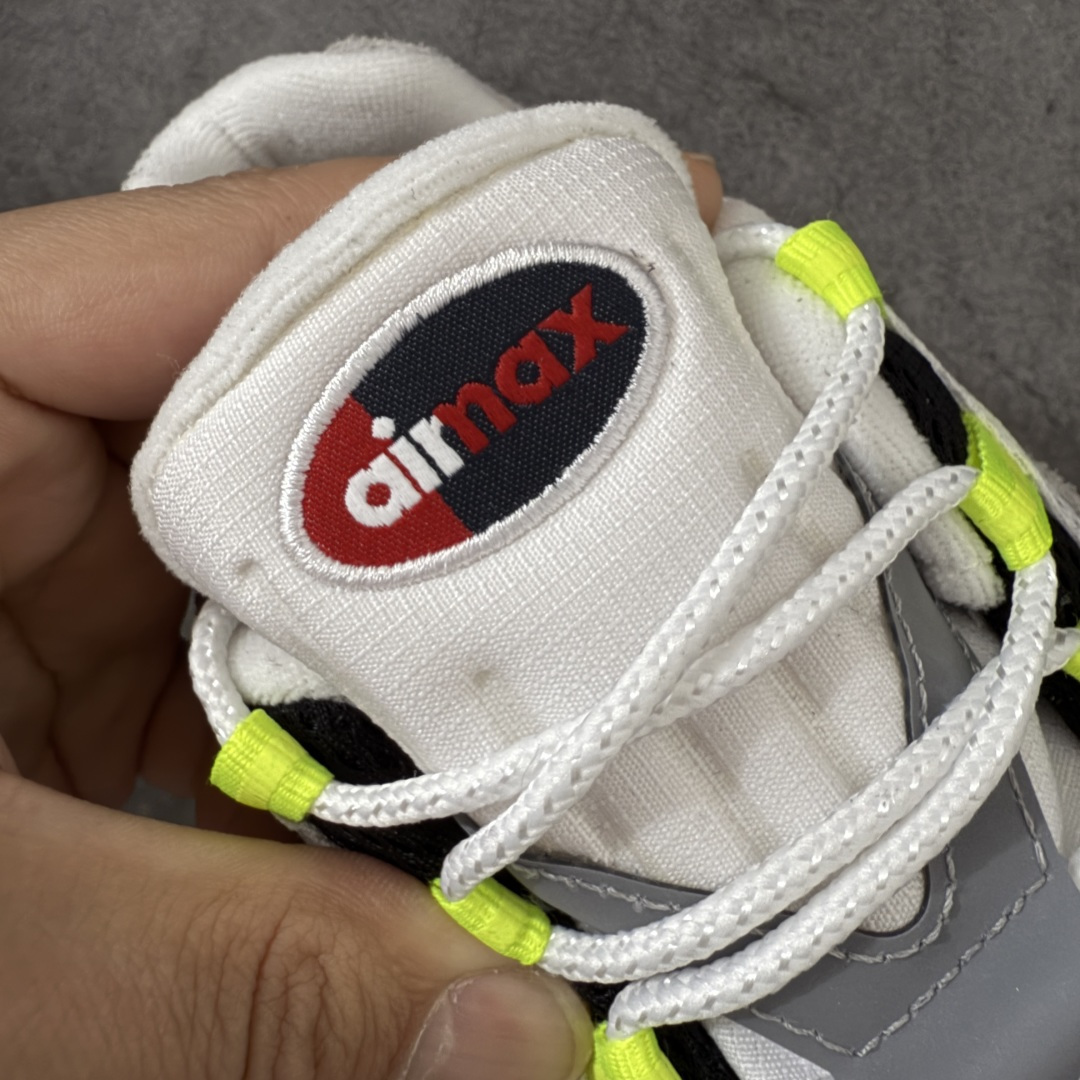 UNDEFEATED x Nike Air Max 95 OG Big Bubble 灰绿色气垫跑鞋货号