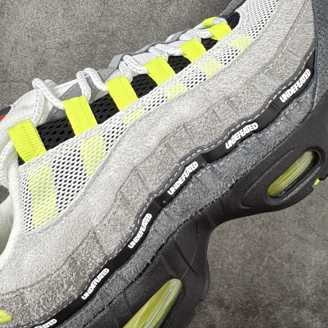 UNDEFEATED x Nike Air Max 95 OG Big Bubble 灰绿色气垫跑鞋货号