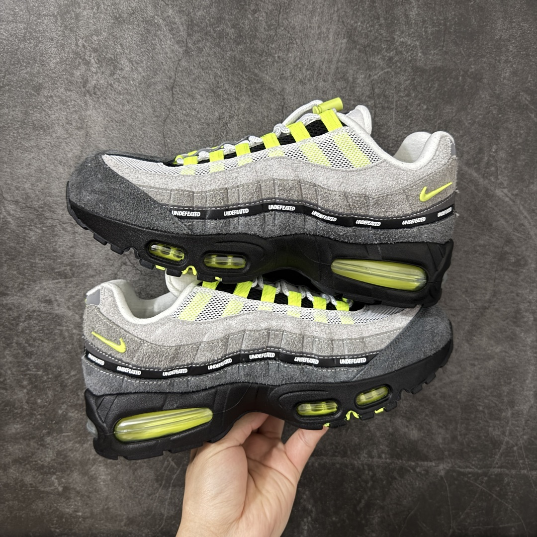 UNDEFEATED x Nike Air Max 95 OG Big Bubble 灰绿色气垫跑鞋货号