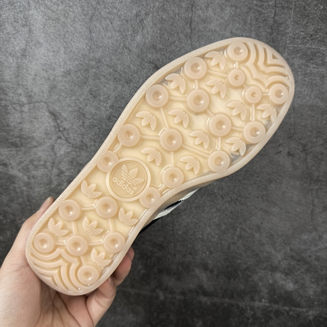 AD Gazelle Indoor Trainers 羚羊内训系列低帮复古百搭休闲运动德训风板鞋 黑白针