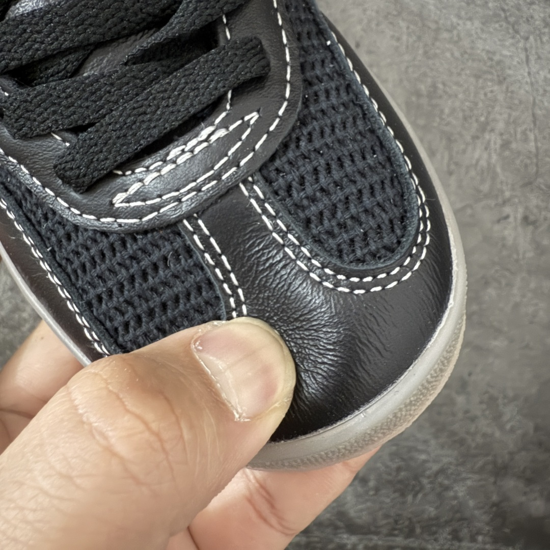 AD Gazelle Indoor Trainers 羚羊内训系列低帮复古百搭休闲运动德训风板鞋 黑白针