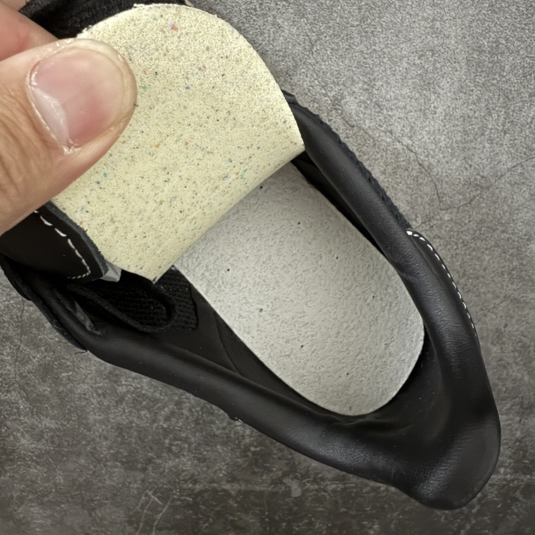 AD Gazelle Indoor Trainers 羚羊内训系列低帮复古百搭休闲运动德训风板鞋 黑白针