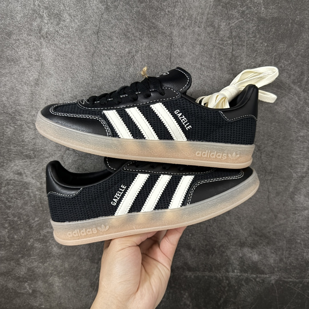 AD Gazelle Indoor Trainers 羚羊内训系列低帮复古百搭休闲运动德训风板鞋 黑白针