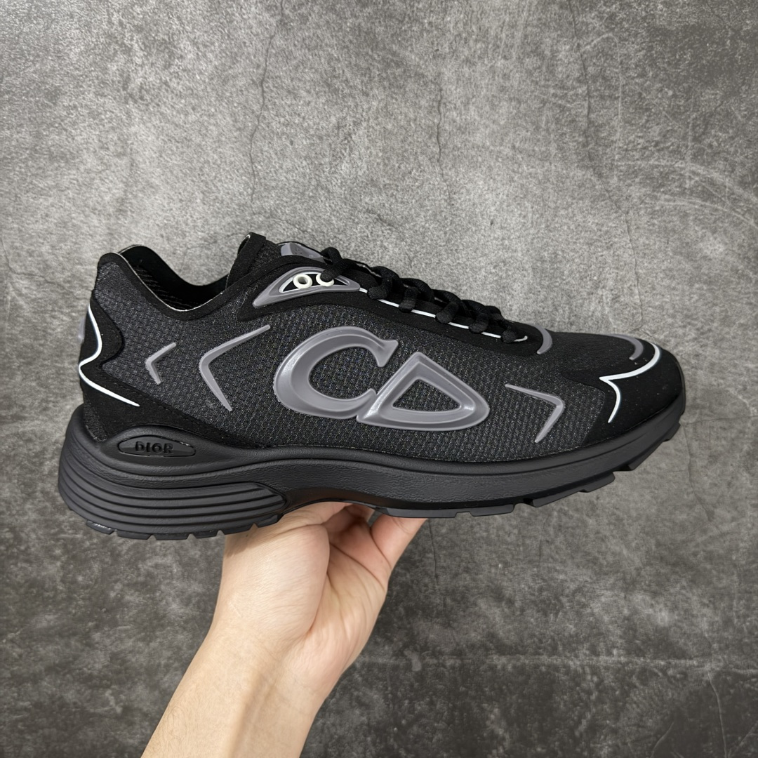 DIOR B30 Countdown Tech 运动鞋，属于2026春夏系列，是品牌在老爹鞋风潮中推出的