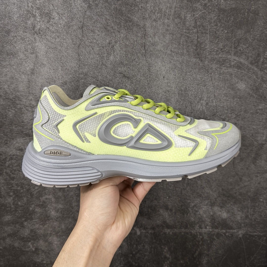 DIOR B30 Countdown Tech 运动鞋，属于2026春夏系列，是品牌在老爹鞋风潮中推出的