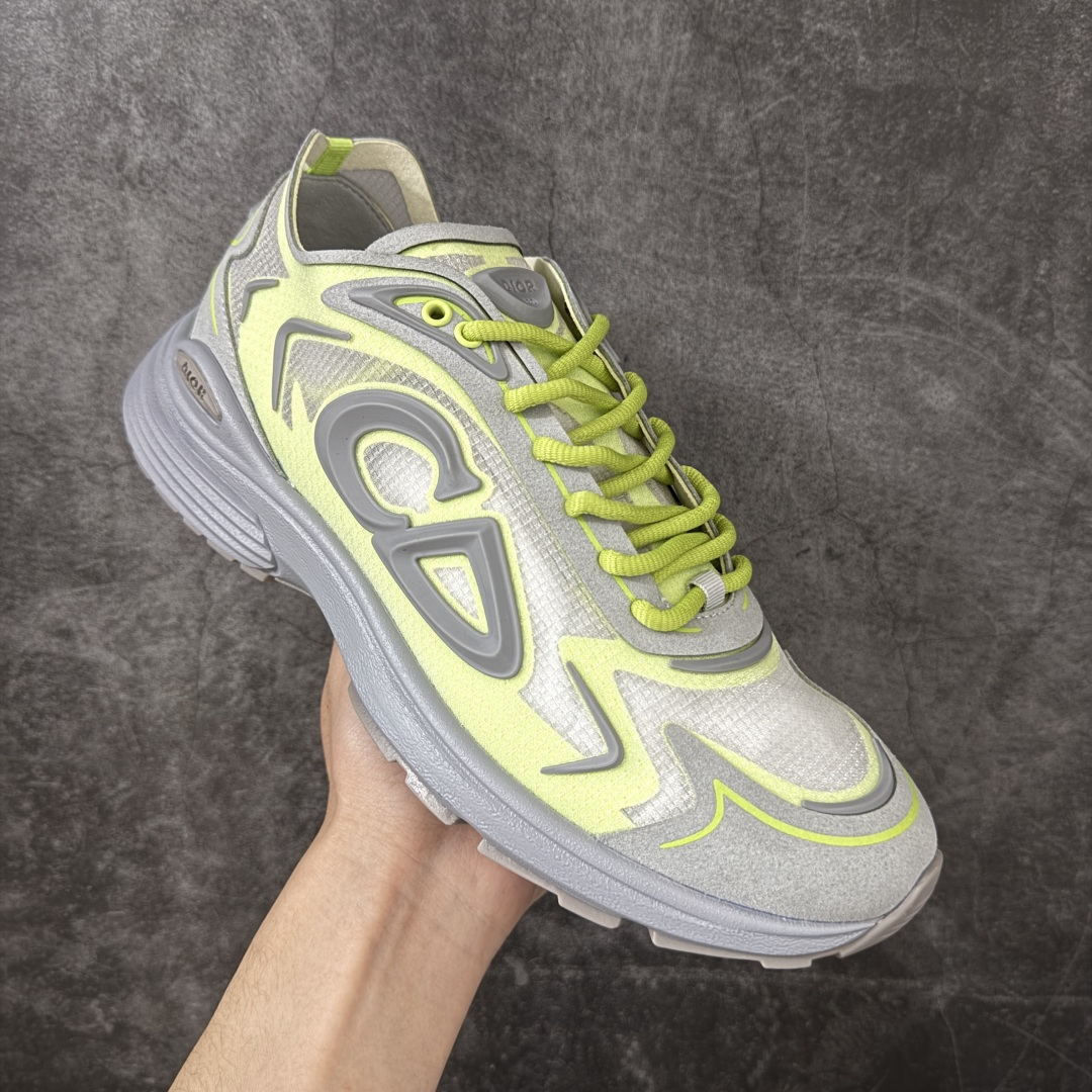 DIOR B30 Countdown Tech 运动鞋，属于2026春夏系列，是品牌在老爹鞋风潮中推出的