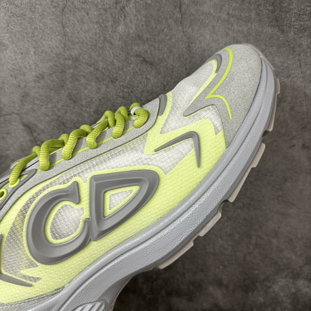 DIOR B30 Countdown Tech 运动鞋，属于2026春夏系列，是品牌在老爹鞋风潮中推出的