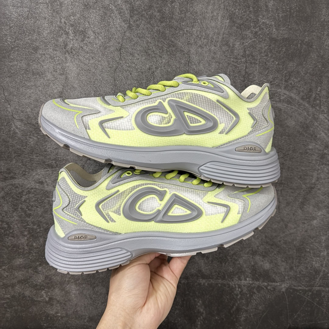 DIOR B30 Countdown Tech 运动鞋，属于2026春夏系列，是品牌在老爹鞋风潮中推出的
