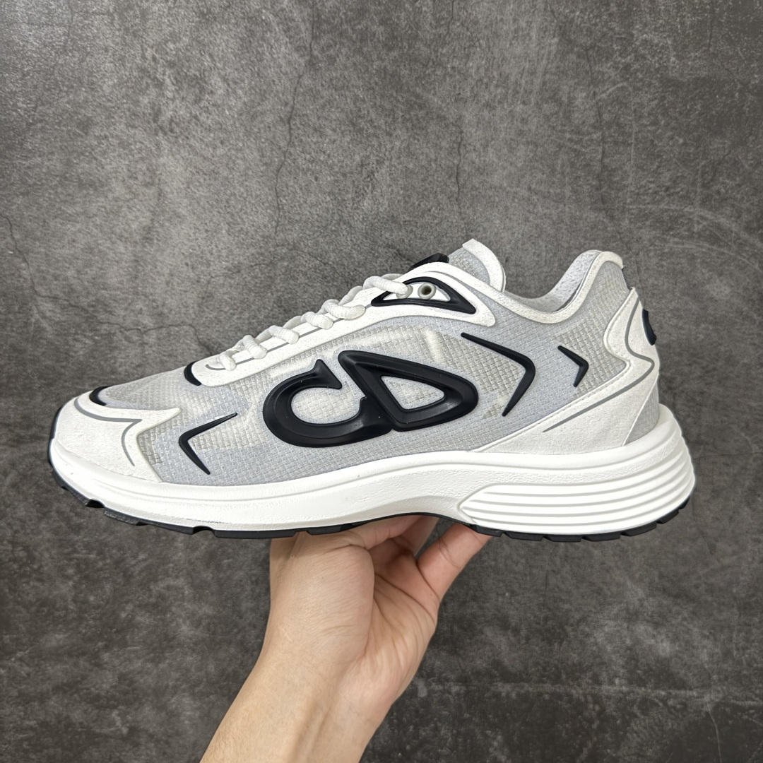 DIOR B30 Countdown Tech 运动鞋，属于2026春夏系列，是品牌在老爹鞋风潮中推出的