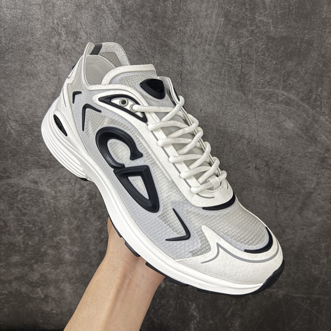 DIOR B30 Countdown Tech 运动鞋，属于2026春夏系列，是品牌在老爹鞋风潮中推出的