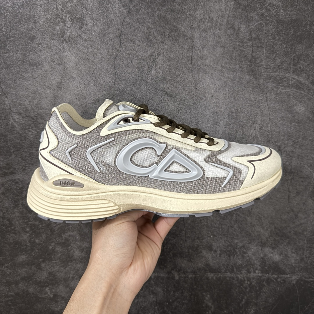 DIOR B30 Countdown Tech 运动鞋，属于2026春夏系列，是品牌在老爹鞋风潮中推出的
