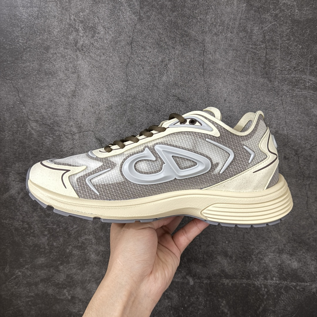 DIOR B30 Countdown Tech 运动鞋，属于2026春夏系列，是品牌在老爹鞋风潮中推出的