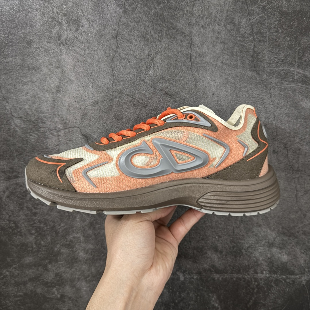 DIOR B30 Countdown Tech 运动鞋，属于2026春夏系列，是品牌在老爹鞋风潮中推出的