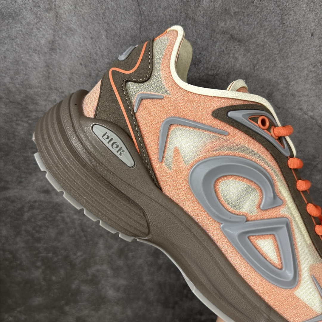 DIOR B30 Countdown Tech 运动鞋，属于2026春夏系列，是品牌在老爹鞋风潮中推出的