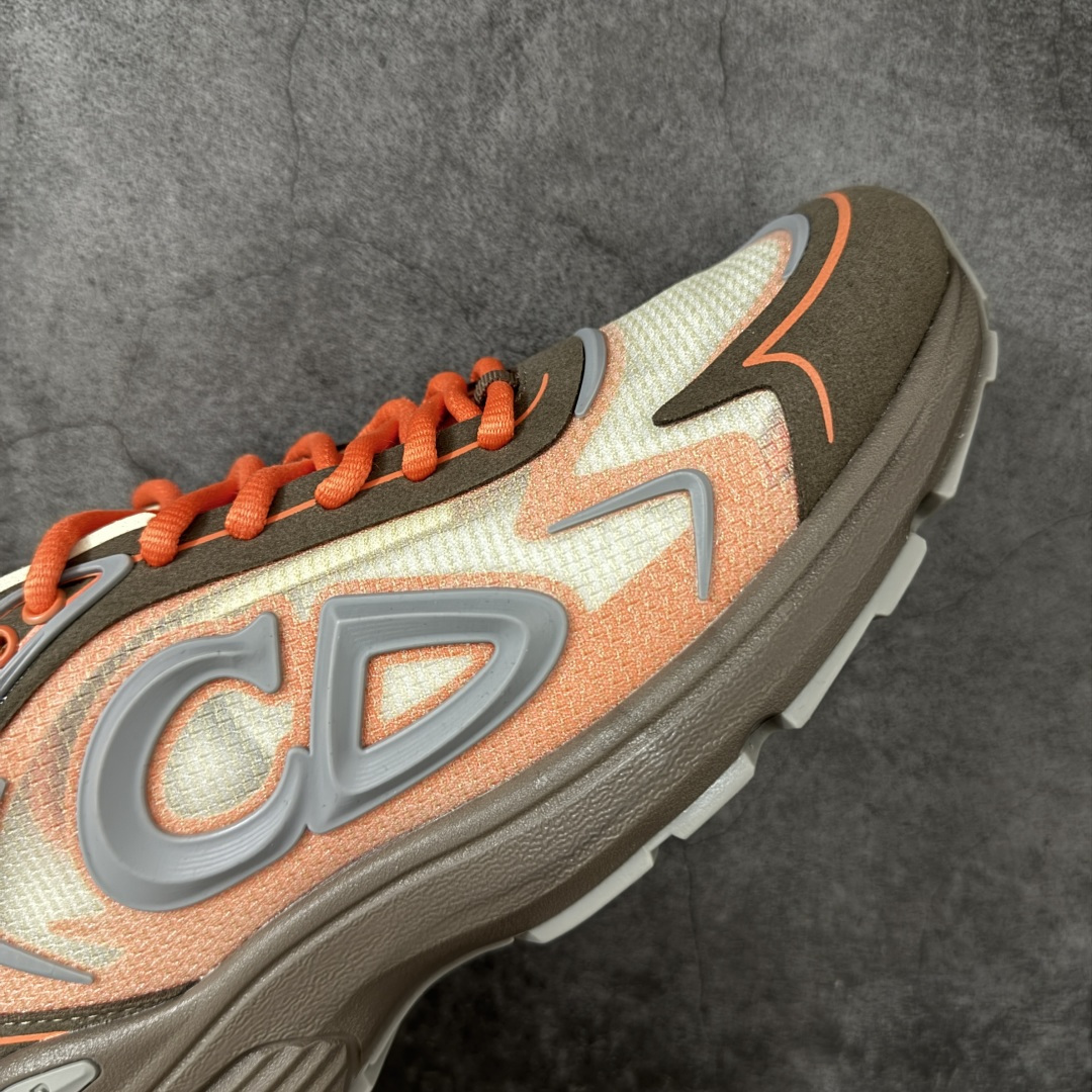 DIOR B30 Countdown Tech 运动鞋，属于2026春夏系列，是品牌在老爹鞋风潮中推出的