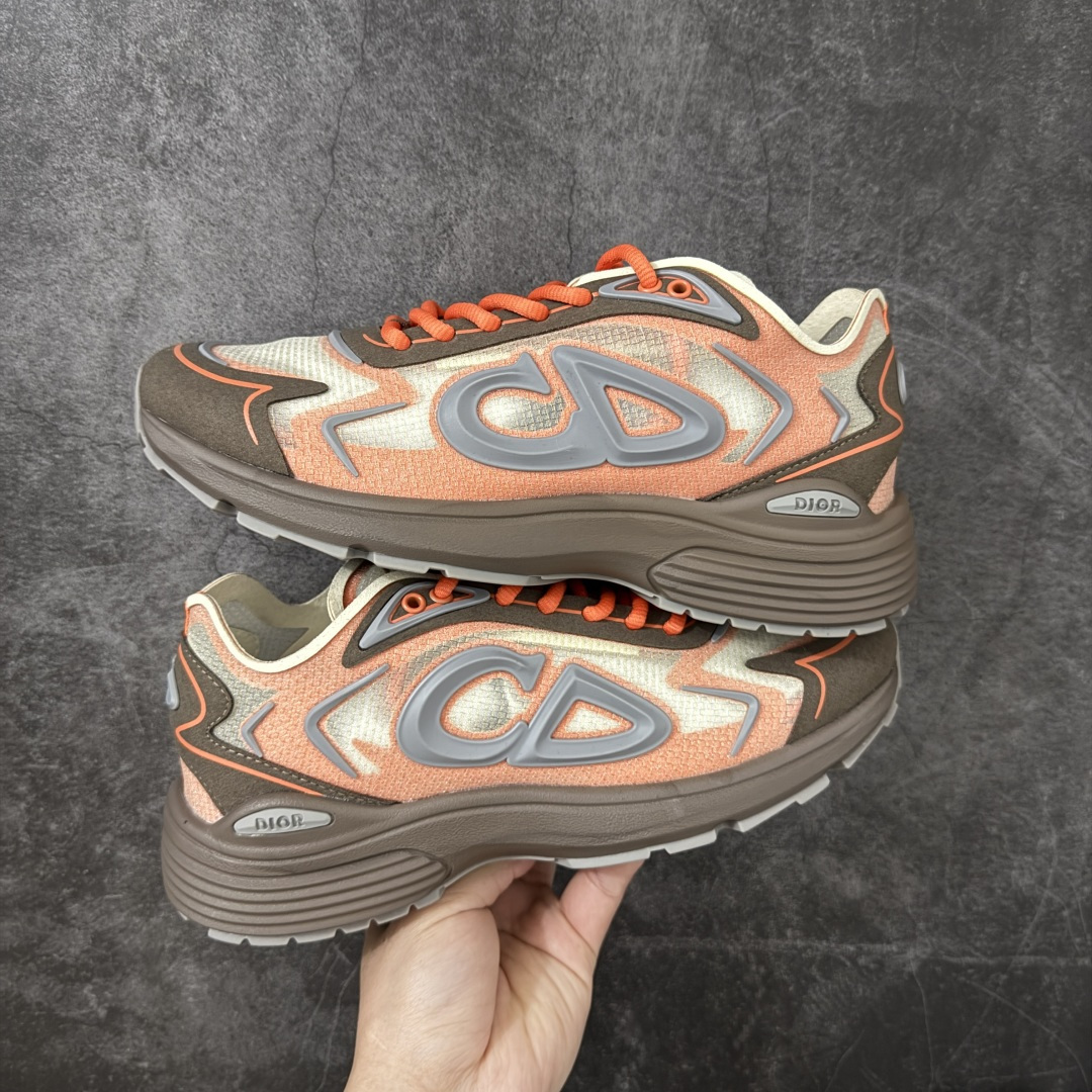 DIOR B30 Countdown Tech 运动鞋，属于2026春夏系列，是品牌在老爹鞋风潮中推出的