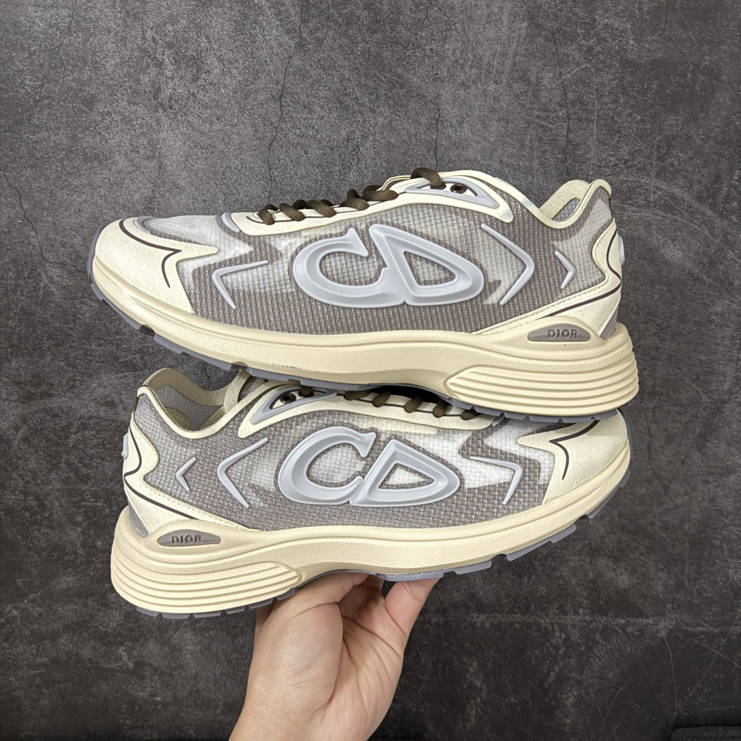 DIOR B30 Countdown Tech 运动鞋，属于2026春夏系列，是品牌在老爹鞋风潮中推出的