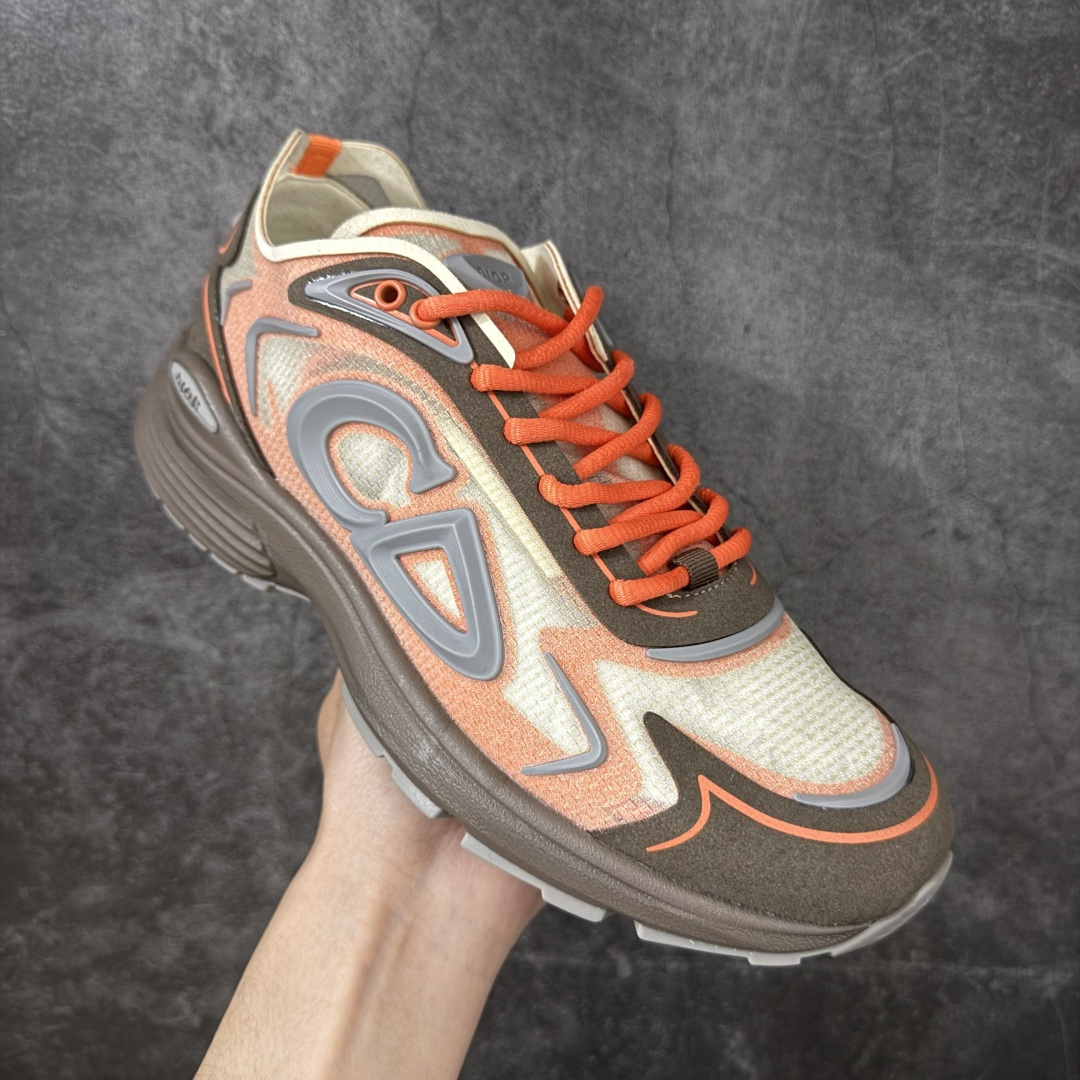 DIOR B30 Countdown Tech 运动鞋，属于2026春夏系列，是品牌在老爹鞋风潮中推出的