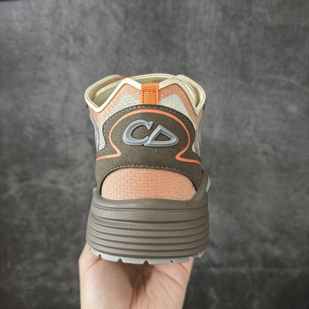 DIOR B30 Countdown Tech 运动鞋，属于2026春夏系列，是品牌在老爹鞋风潮中推出的