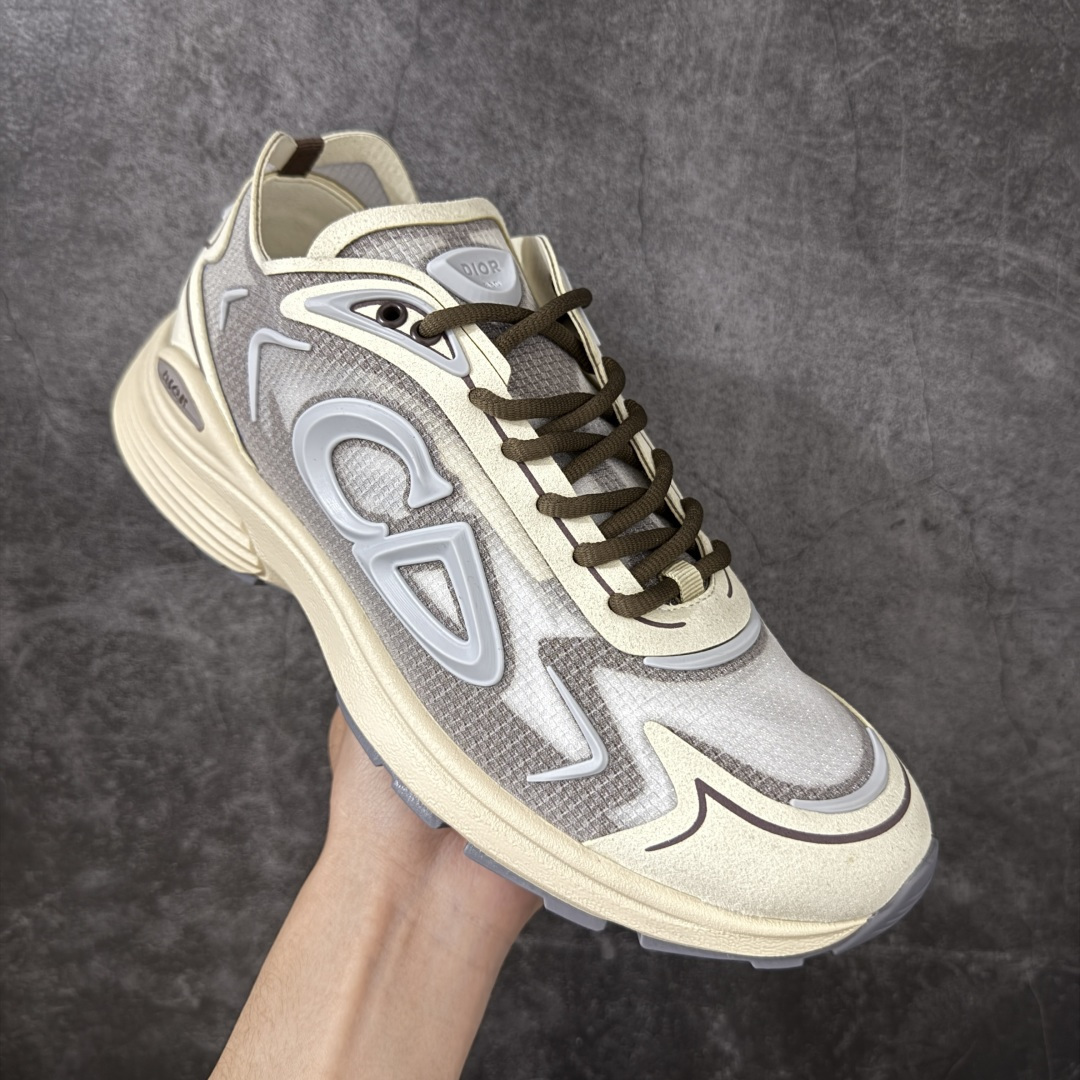 DIOR B30 Countdown Tech 运动鞋，属于2026春夏系列，是品牌在老爹鞋风潮中推出的