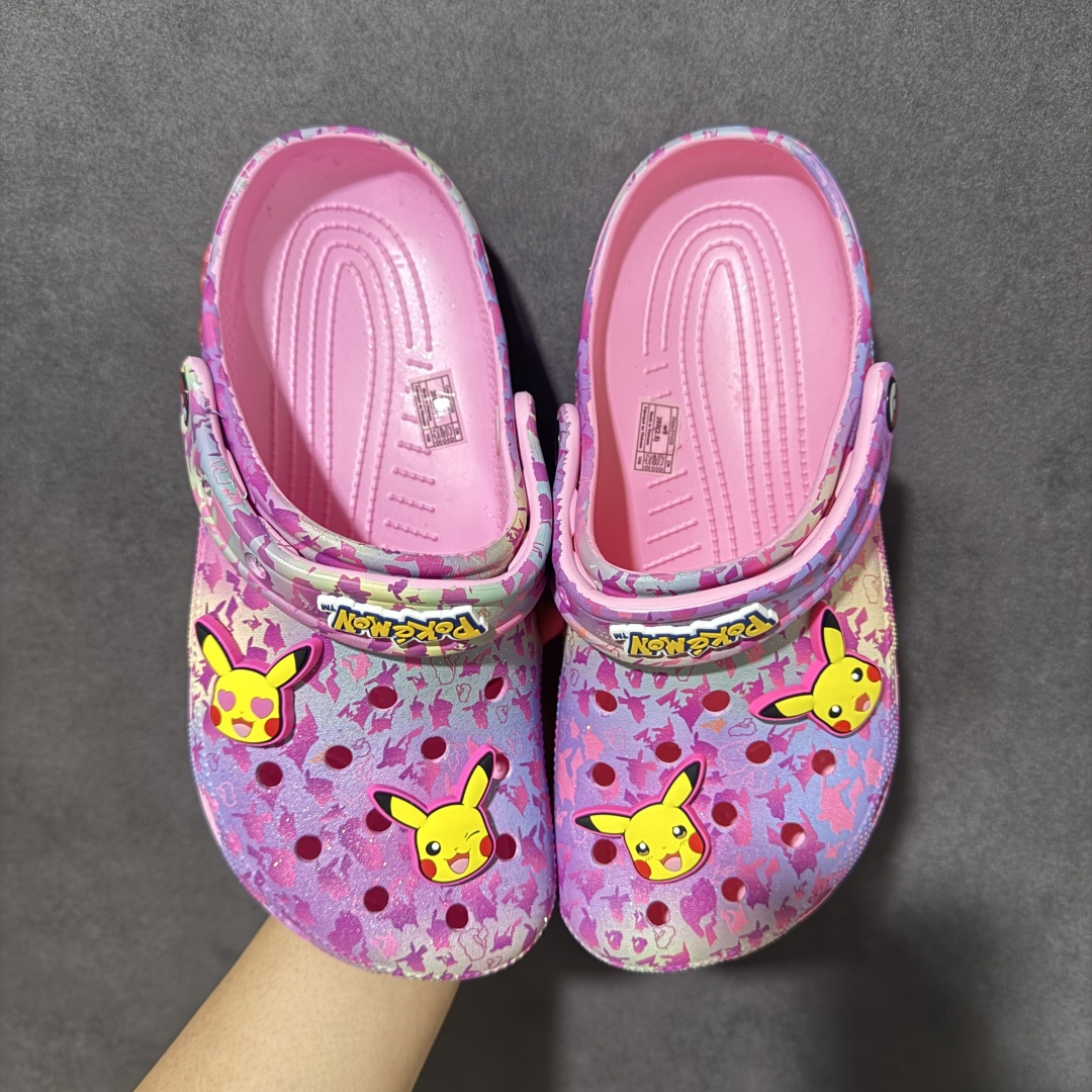 【韩国订单】Crocs 卡骆驰 Clog 明星印花款 两用沙滩洞洞鞋 凉鞋拖鞋 全新莞产高端品质鞋底可增