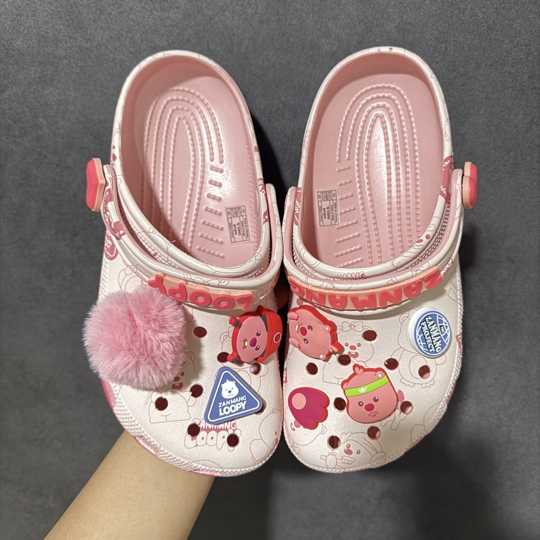 【韩国订单】Crocs 卡骆驰 Clog 明星印花款 两用沙滩洞洞鞋 凉鞋拖鞋 全新莞产高端品质鞋底可增