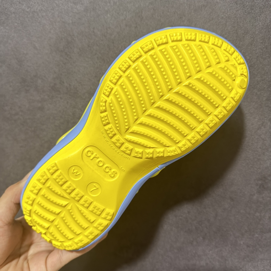 图片[9]-【韩国订单】Crocs 卡骆驰 Clog 明星印花款 两用沙滩洞洞鞋 凉鞋拖鞋 全新莞产高端品质 鞋底可增高2CM 鞋面更加耐用易清洗 该鞋款轻盈舒适 尺码：M4（36-37）M5（37-38）M6（38-39）M7(39-40）M8（41-42）M9（42-43）M10（43-44）M11（45-46）-选品中心