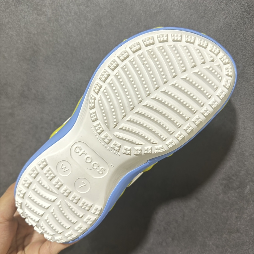 图片[9]-【韩国订单】Crocs 卡骆驰 Clog 明星印花款 两用沙滩洞洞鞋 凉鞋拖鞋 全新莞产高端品质 鞋底可增高2CM 鞋面更加耐用易清洗 该鞋款轻盈舒适 尺码：M4（36-37）M5（37-38）M6（38-39）M7(39-40）M8（41-42）M9（42-43）M10（43-44）M11（45-46）-选品中心