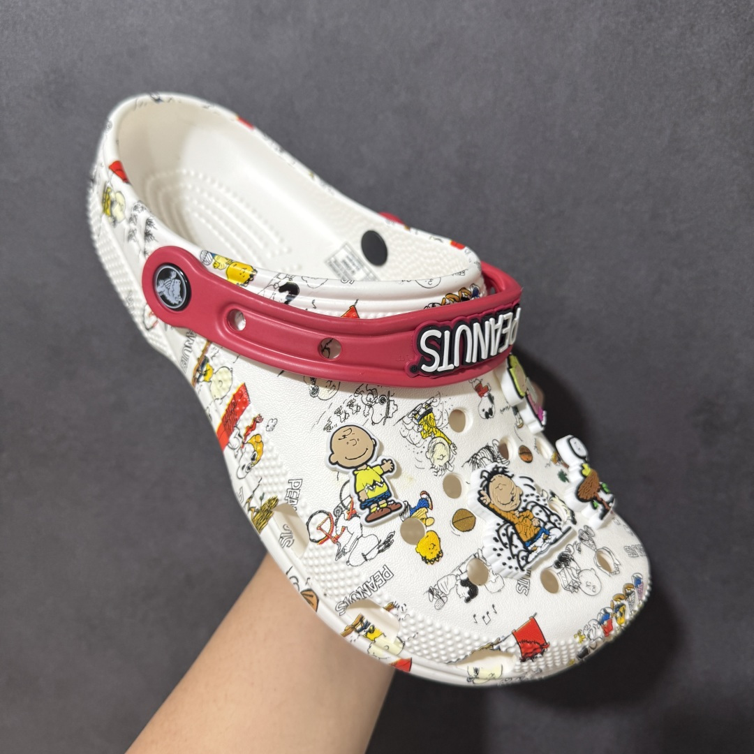 图片[3]-【韩国订单】Crocs 卡骆驰 Clog 明星印花款 两用沙滩洞洞鞋 凉鞋拖鞋 全新莞产高端品质 鞋底可增高2CM 鞋面更加耐用易清洗 该鞋款轻盈舒适 尺码：M4（36-37）M5（37-38）M6（38-39）M7(39-40）M8（41-42）M9（42-43）M10（43-44）M11（45-46）-选品中心