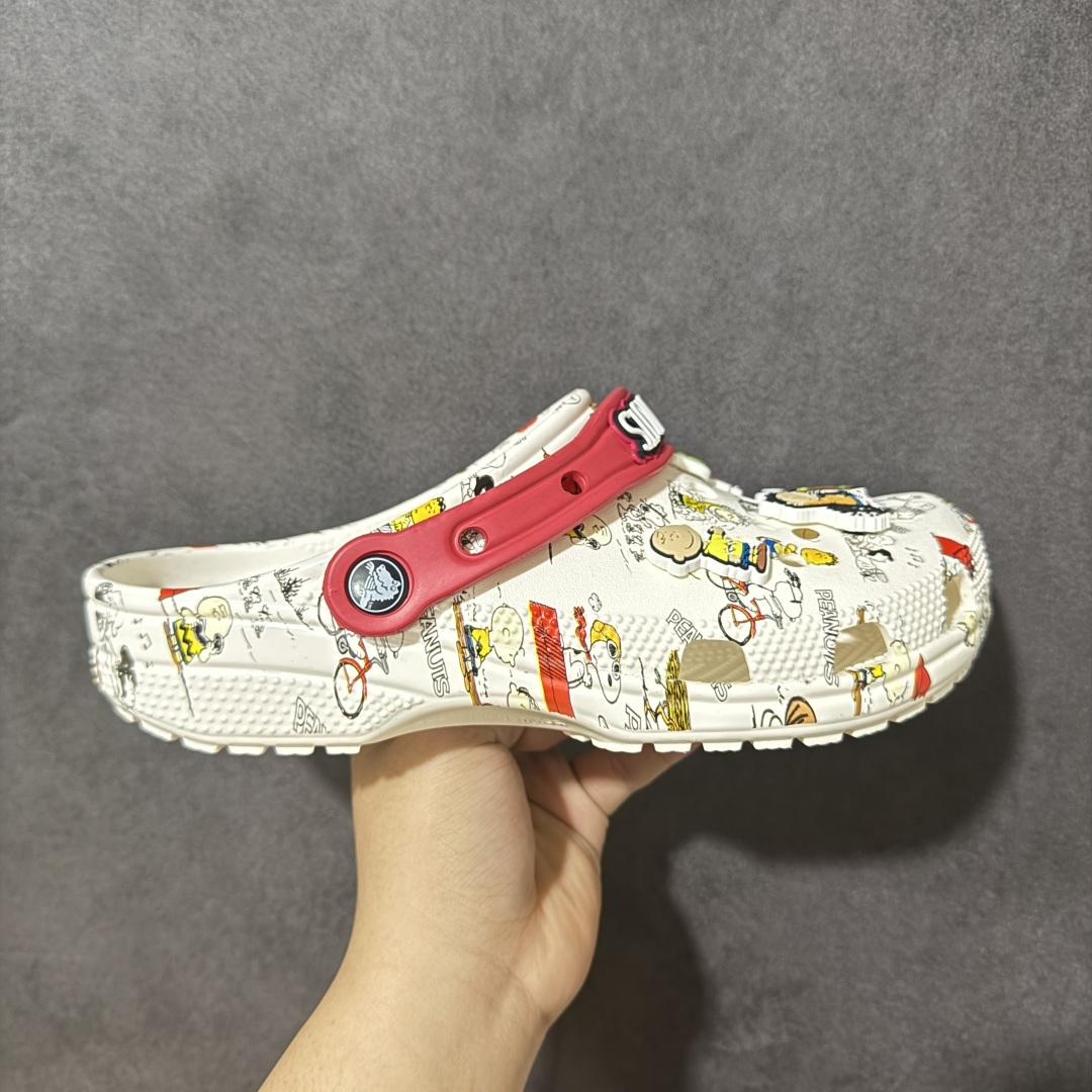 【韩国订单】Crocs 卡骆驰 Clog 明星印花款 两用沙滩洞洞鞋 凉鞋拖鞋 全新莞产高端品质 鞋底可增高2CM 鞋面更加耐用易清洗 该鞋款轻盈舒适 尺码：M4（36-37）M5（37-38）M6（38-39）M7(39-40）M8（41-42）M9（42-43）M10（43-44）M11（45-46）-选品中心
