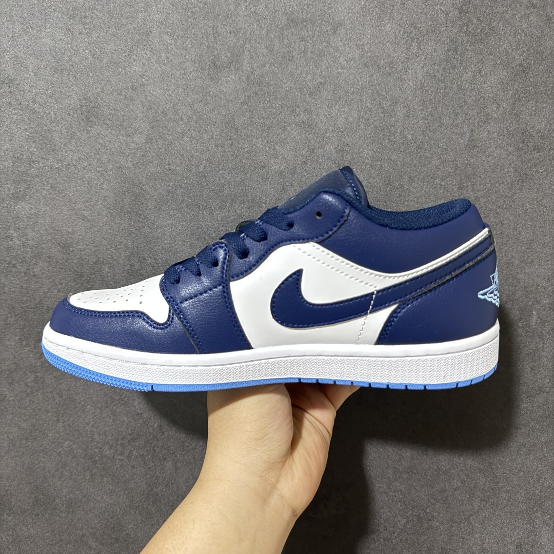 图片[2]-【H11纯原】Nike Air Jordan 1 Low SE AJ1 乔一 舒适贴合 防滑耐磨 低帮 复古篮球鞋 货号：553558-404 尺码：35.5 36 36.5 37.5 38 38.5 39 40 40.5 41 42 42.5 43 44 45 46 47.5 #H11顶级纯原 纯原外贸平台特供订单 #全套原纸板楦头开发 #原厂特供材料配套加持 #确保原汁原味 完美呈现版型 #原档数据独家私模大底 #男女鞋同步官方开发至48.5 #原装进口轻量化鞋垫 #进口港宝加持 后跟自然饱满 还原公司包裹性 #鞋面采用原装数据贴合技术 #全方位贴合包裹脚型 #鞋跟部鞋底牵引设计 #提供强大的抓地性能 #更适应不同实战场地路面-选品中心