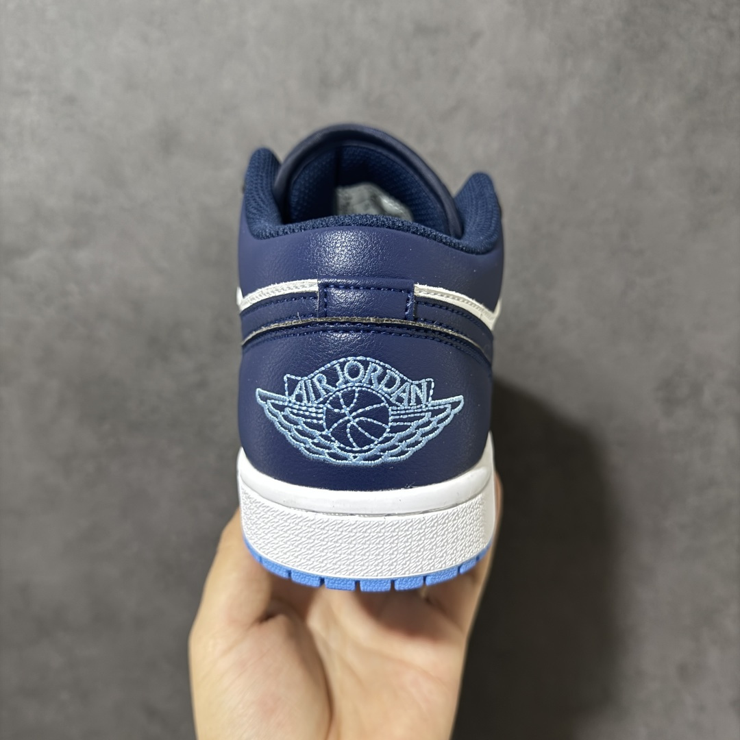 图片[4]-【H11纯原】Nike Air Jordan 1 Low SE AJ1 乔一 舒适贴合 防滑耐磨 低帮 复古篮球鞋 货号：553558-404 尺码：35.5 36 36.5 37.5 38 38.5 39 40 40.5 41 42 42.5 43 44 45 46 47.5 #H11顶级纯原 纯原外贸平台特供订单 #全套原纸板楦头开发 #原厂特供材料配套加持 #确保原汁原味 完美呈现版型 #原档数据独家私模大底 #男女鞋同步官方开发至48.5 #原装进口轻量化鞋垫 #进口港宝加持 后跟自然饱满 还原公司包裹性 #鞋面采用原装数据贴合技术 #全方位贴合包裹脚型 #鞋跟部鞋底牵引设计 #提供强大的抓地性能 #更适应不同实战场地路面-选品中心