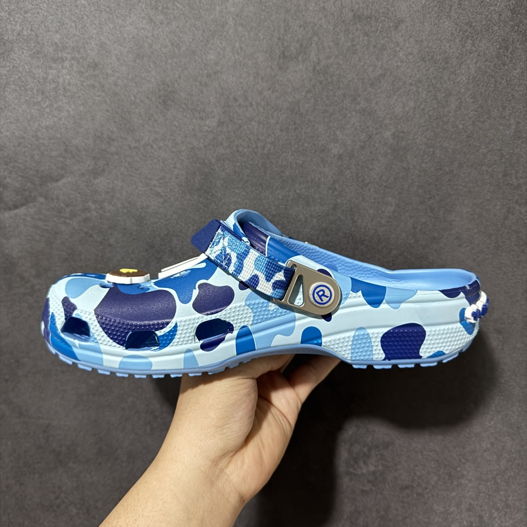 图片[2]-【莞产原厂版】BAPE x Crocs卡骆驰 洞洞鞋联名4色 东莞原厂出品，拼标过验！ 欢迎对比，顶级品质区别市面通货！ 同步官方尺码： M4=36-37（22CM） M5=37-38（23CM） M6=38-39（24CM） M7=39-40 (25CM) M8=40-41 (26CM) M9=42-43（27CM） M10=43-44（28CM） M11=45-46 （29CM）-选品中心
