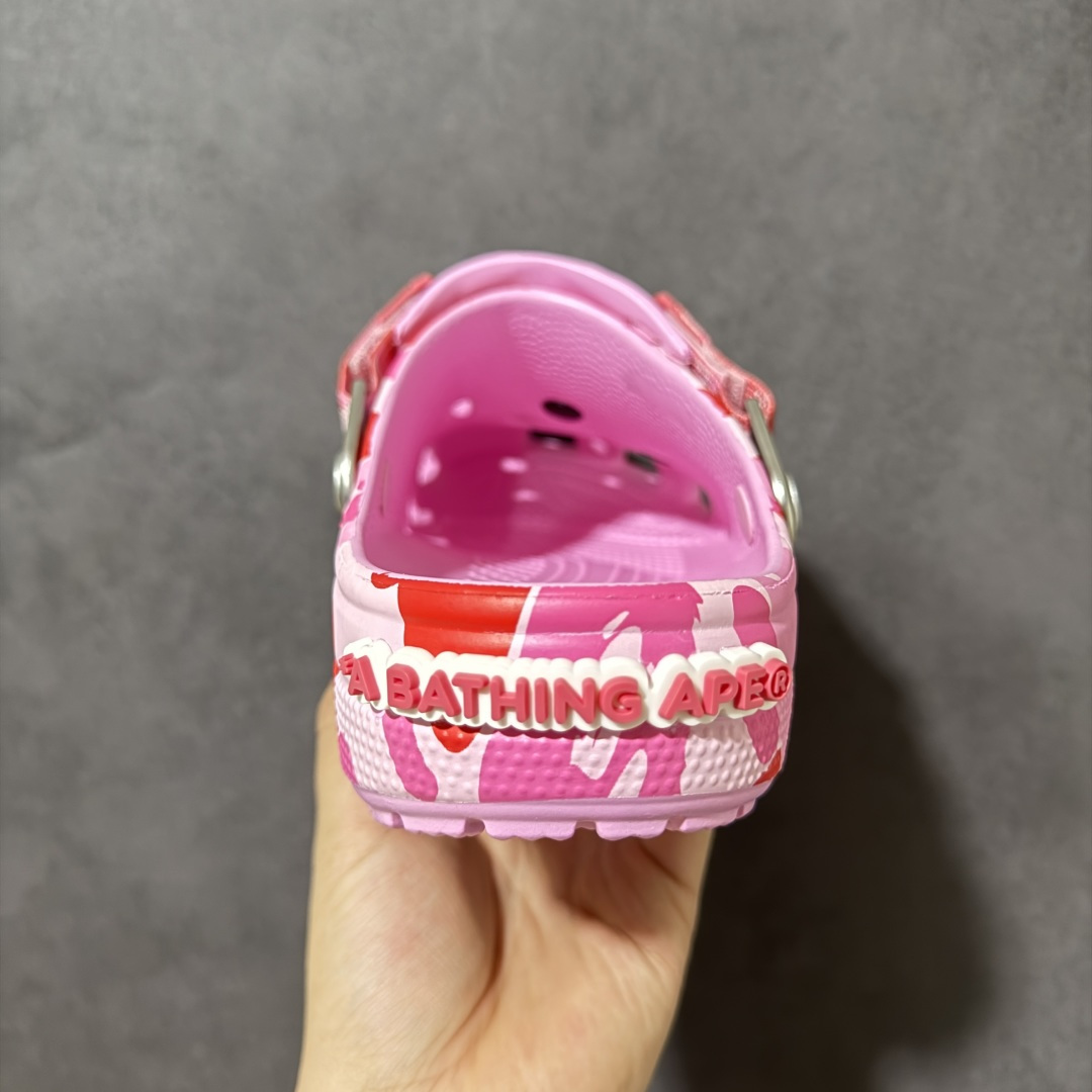 图片[4]-【莞产原厂版】BAPE x Crocs卡骆驰 洞洞鞋联名4色 东莞原厂出品，拼标过验！ 欢迎对比，顶级品质区别市面通货！ 同步官方尺码： M4=36-37（22CM） M5=37-38（23CM） M6=38-39（24CM） M7=39-40 (25CM) M8=40-41 (26CM) M9=42-43（27CM） M10=43-44（28CM） M11=45-46 （29CM）-选品中心