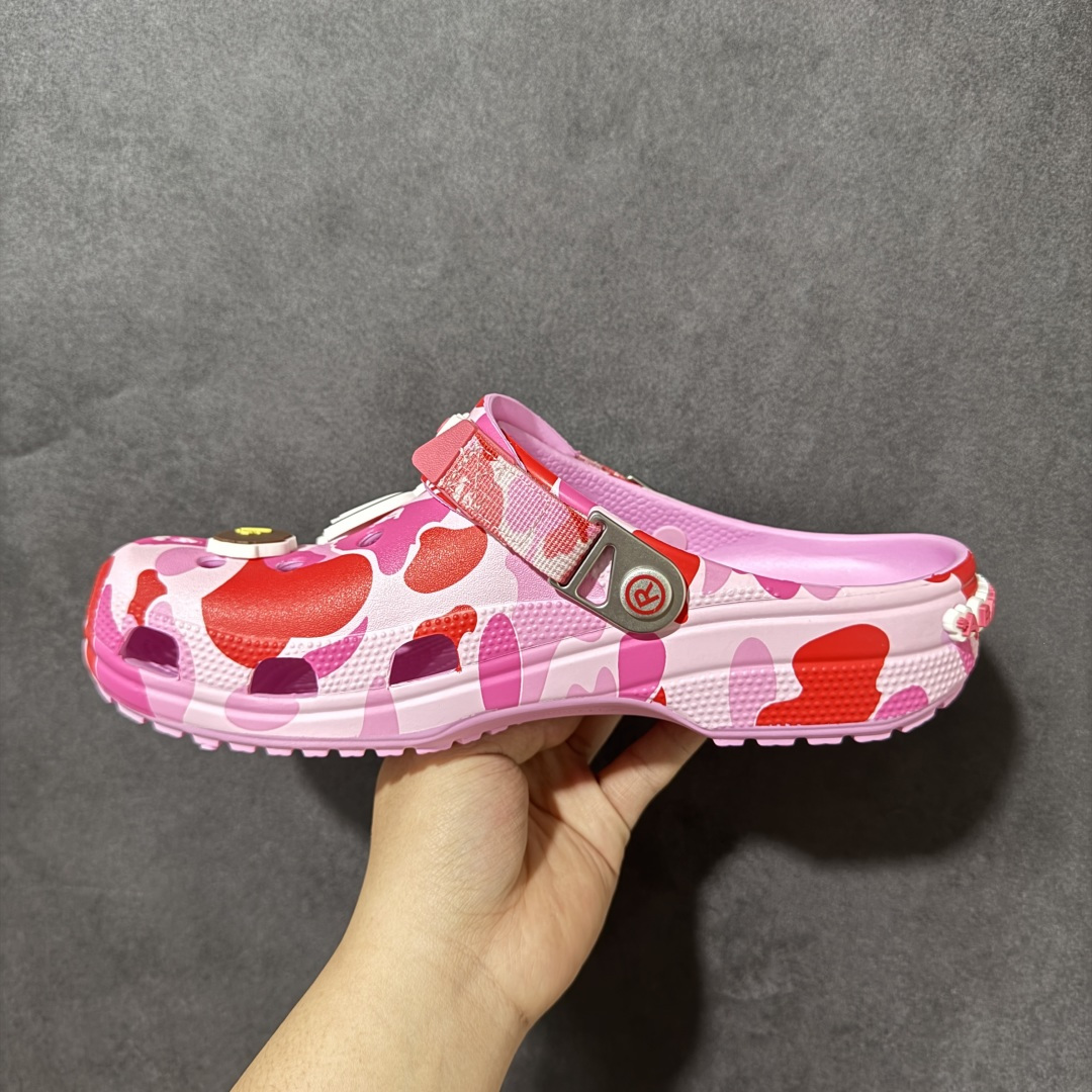 图片[2]-【莞产原厂版】BAPE x Crocs卡骆驰 洞洞鞋联名4色 东莞原厂出品，拼标过验！ 欢迎对比，顶级品质区别市面通货！ 同步官方尺码： M4=36-37（22CM） M5=37-38（23CM） M6=38-39（24CM） M7=39-40 (25CM) M8=40-41 (26CM) M9=42-43（27CM） M10=43-44（28CM） M11=45-46 （29CM）-选品中心