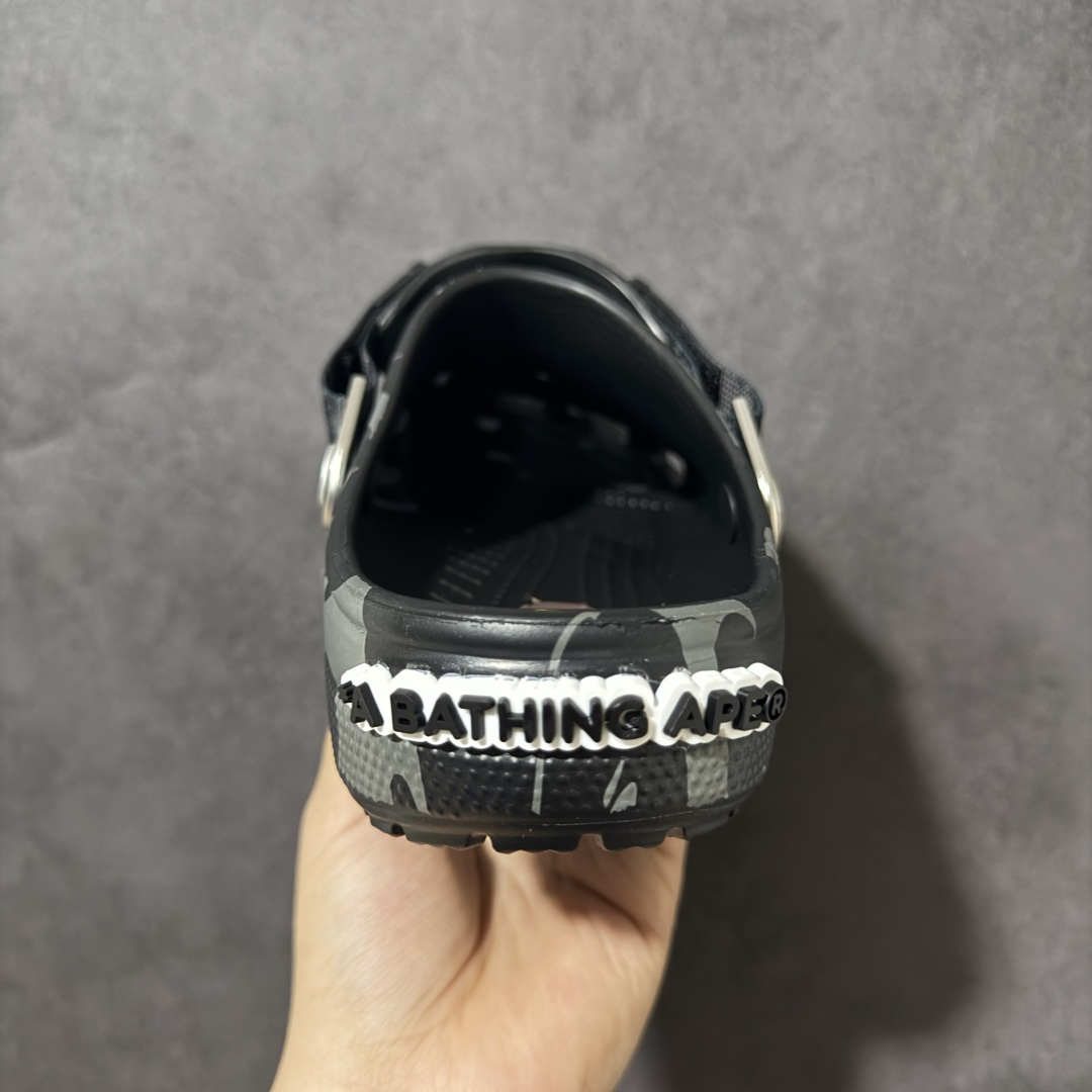 图片[4]-【莞产原厂版】BAPE x Crocs卡骆驰 洞洞鞋联名4色 东莞原厂出品，拼标过验！ 欢迎对比，顶级品质区别市面通货！ 同步官方尺码： M4=36-37（22CM） M5=37-38（23CM） M6=38-39（24CM） M7=39-40 (25CM) M8=40-41 (26CM) M9=42-43（27CM） M10=43-44（28CM） M11=45-46 （29CM）-选品中心