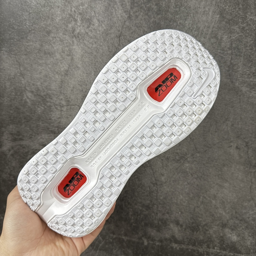 图片[9]-【公司级】Nike VOMERO PREMIUM 耐克 舒适减震防滑 低帮跑步鞋 全掌ReactX泡绵中底 前掌和后跟还配备了Air Zoom气垫单元 据说跑起来更快更舒适哦 这次最大的升级点 首次引入了ReactX泡绵 货号：HQ2050-103 尺码：36 36.5 37.5 38 38.5 39 40 40.5 41 42 42.5 43 44 45 46-选品中心