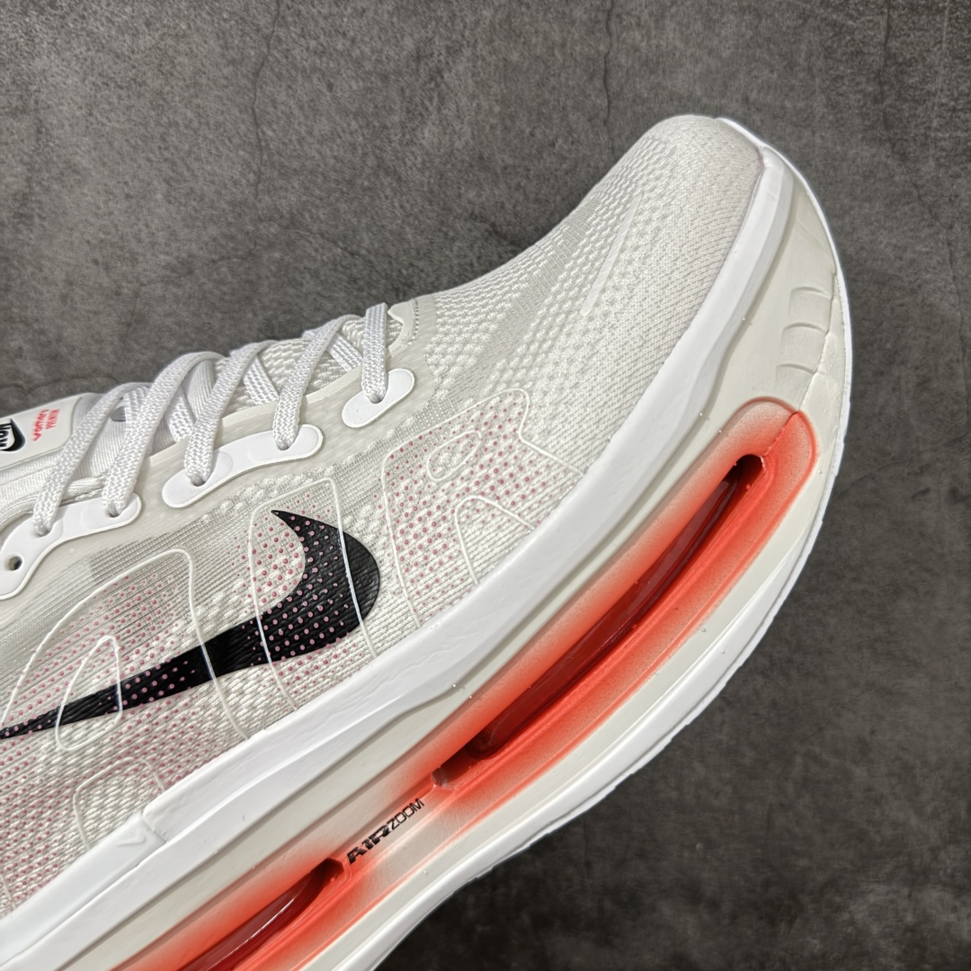 图片[6]-【公司级】Nike VOMERO PREMIUM 耐克 舒适减震防滑 低帮跑步鞋 全掌ReactX泡绵中底 前掌和后跟还配备了Air Zoom气垫单元 据说跑起来更快更舒适哦 这次最大的升级点 首次引入了ReactX泡绵 货号：HQ2050-103 尺码：36 36.5 37.5 38 38.5 39 40 40.5 41 42 42.5 43 44 45 46-选品中心