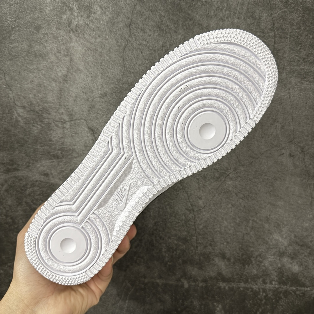 图片[9]-【纯原版】NIke Air Force 1 ‘07 Low 空军一号低帮 运动鞋 休闲鞋 折边针车 工艺难度大 原楦头原纸板 原装鞋盒 定制五金配件 内置全掌气垫 原厂鞋底 货号：HF2898-101 尺码：36 36.5 37.5 38 38.5 39 40 40.5 41 42 42.5 43 44 44.5 45 46-选品中心