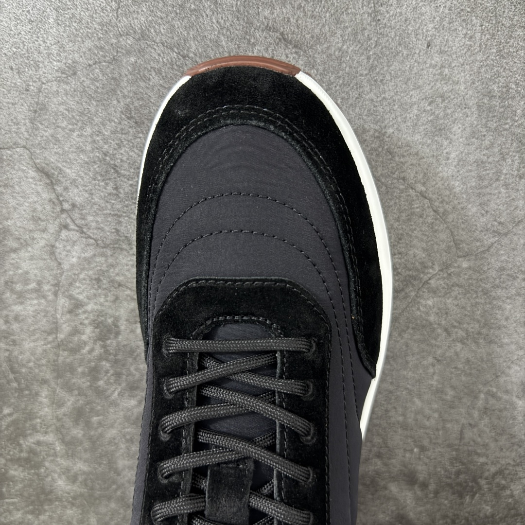 图片[5]-【New Star礼盒版本】私人订单 Loro Piana Week-End Walk老钱风 休闲系列 全网独家出货购入原版开发，皮料、辅料按原鞋标准定制，独立磨具.区别市面流通版本，佛山大厂出品.出厂经过QC质检，细节、品控到位。完全遵循原版工艺打造。 火爆小红书 FB各大社媒！ Loro Piana 顶级皮革以自然纹理诠释质感，柔软耐磨，随穿着时间愈发温润。 经典设计，细节见匠心，圆头系带厚底复古与现代交融，舒适支撑，拉长腿部线条。 轻松搭配西装、休闲裤，无缝切换商务与生活场景。 **缓震厚底设计**，减轻足部压力；内衬透气材质，全天候保持干爽。 **黑色经典，永恒格调** 深邃黑色适配一切场合，从日常通勤到周末漫游，低调中彰显全套包装 带有原版原珠（可补充品牌标志性工艺或环保理念，如“采用Loro Piana专利鞣制技术，环保无铬鞣革”） 尺码：39/45-选品中心