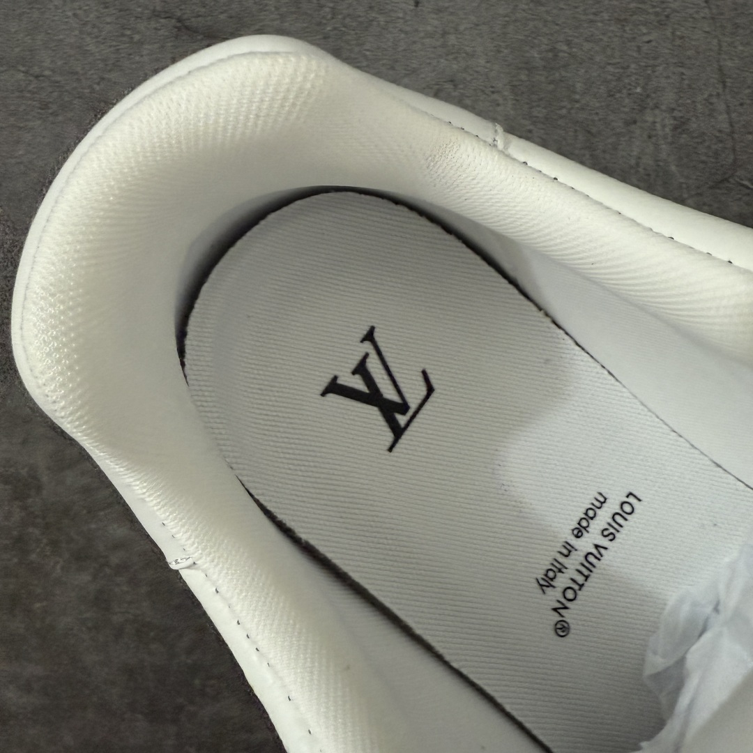 图片[10]-【莞产DM版本】LV Louis Vuitton Trainer 低帮休闲板鞋 代购级别 ZP级全套包装 原版购入历时近两个月开发打造！ 经典多拼色超好看 原版完美楦型 调试了两个月 鞋面独家订制压纹粒面小牛皮 大底TPU、模具费2w+ 质感媲美原版 垫脚聚米微料加透气英伦网布 细节原版一致 ❗️请注意区分市面通货材料 版型 包装配件 尺码： 39 40 41 42 43 44 45 46-选品中心