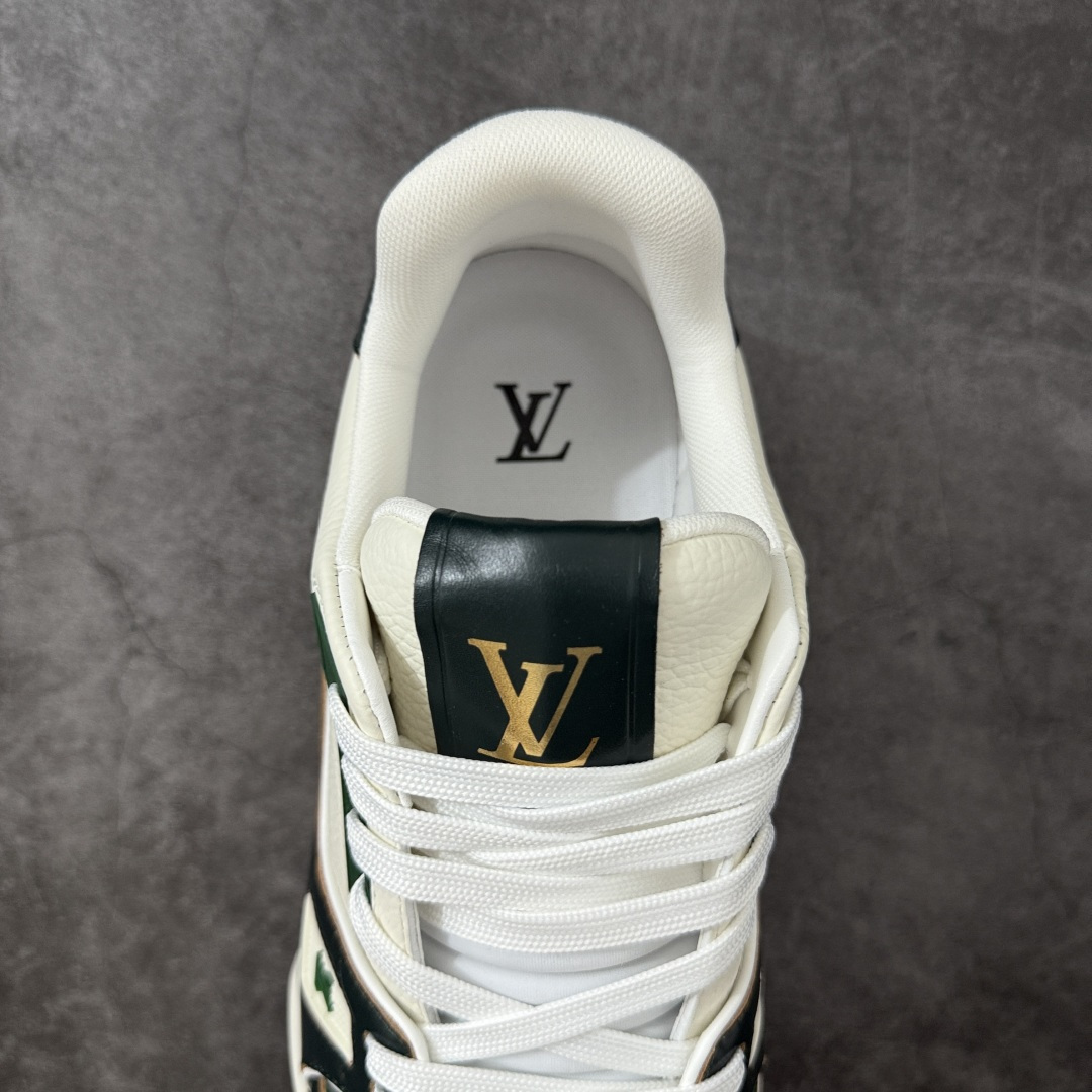 图片[8]-【广东纯原版本】LV Louis Vuitton Trainer 低帮休闲板鞋 代购级别 ZP级全套包装 原版购入历时近两个月开发打造！ 经典多拼色超好看 原版完美楦型 调试了两个月 鞋面独家订制压纹粒面小牛皮 大底TPU、模具费2w+ 质感媲美原版 垫脚聚米微料加透气英伦网布 细节原版一致 ❗️请注意区分市面通货材料 版型 包装配件 尺码： 39 40 41 42 43 44 45 46-莆田鞋