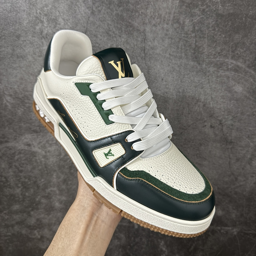 图片[3]-【广东纯原版本】LV Louis Vuitton Trainer 低帮休闲板鞋 代购级别 ZP级全套包装 原版购入历时近两个月开发打造！ 经典多拼色超好看 原版完美楦型 调试了两个月 鞋面独家订制压纹粒面小牛皮 大底TPU、模具费2w+ 质感媲美原版 垫脚聚米微料加透气英伦网布 细节原版一致 ❗️请注意区分市面通货材料 版型 包装配件 尺码： 39 40 41 42 43 44 45 46-莆田鞋