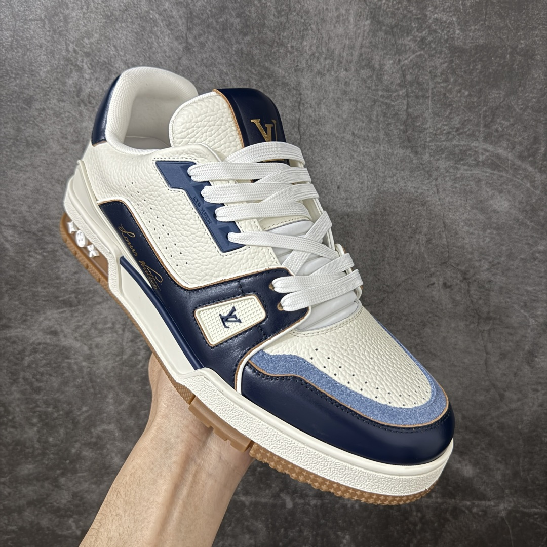 图片[3]-【广东纯原版本】LV Louis Vuitton Trainer 低帮休闲板鞋 代购级别 ZP级全套包装 原版购入历时近两个月开发打造！ 经典多拼色超好看 原版完美楦型 调试了两个月 鞋面独家订制压纹粒面小牛皮 大底TPU、模具费2w+ 质感媲美原版 垫脚聚米微料加透气英伦网布 细节原版一致 ❗️请注意区分市面通货材料 版型 包装配件 尺码： 39 40 41 42 43 44 45 46-莆田鞋