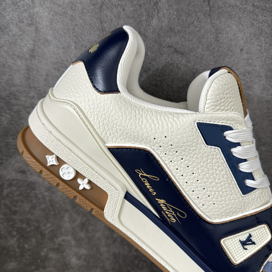 图片[7]-【广东纯原版本】LV Louis Vuitton Trainer 低帮休闲板鞋 代购级别 ZP级全套包装 原版购入历时近两个月开发打造！ 经典多拼色超好看 原版完美楦型 调试了两个月 鞋面独家订制压纹粒面小牛皮 大底TPU、模具费2w+ 质感媲美原版 垫脚聚米微料加透气英伦网布 细节原版一致 ❗️请注意区分市面通货材料 版型 包装配件 尺码： 39 40 41 42 43 44 45 46-莆田鞋